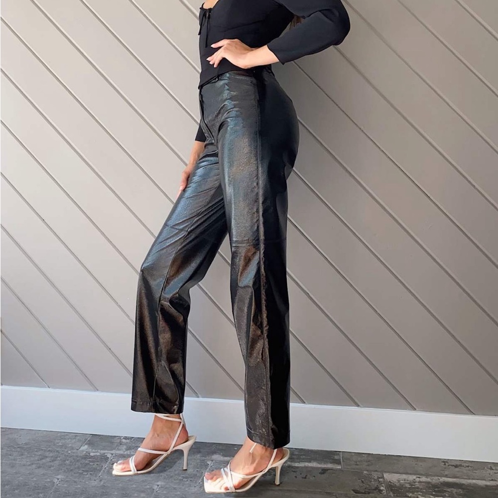 Aritzia - le fou Wilfred - High-waisted, Glossy Funk Pant